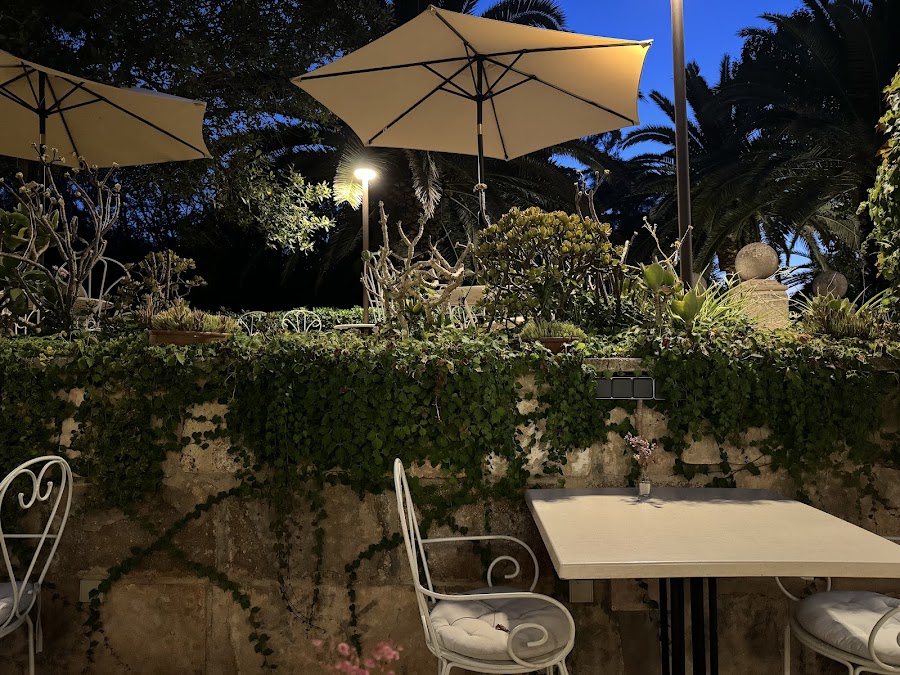 Biniarroca Restaurant & Bistro