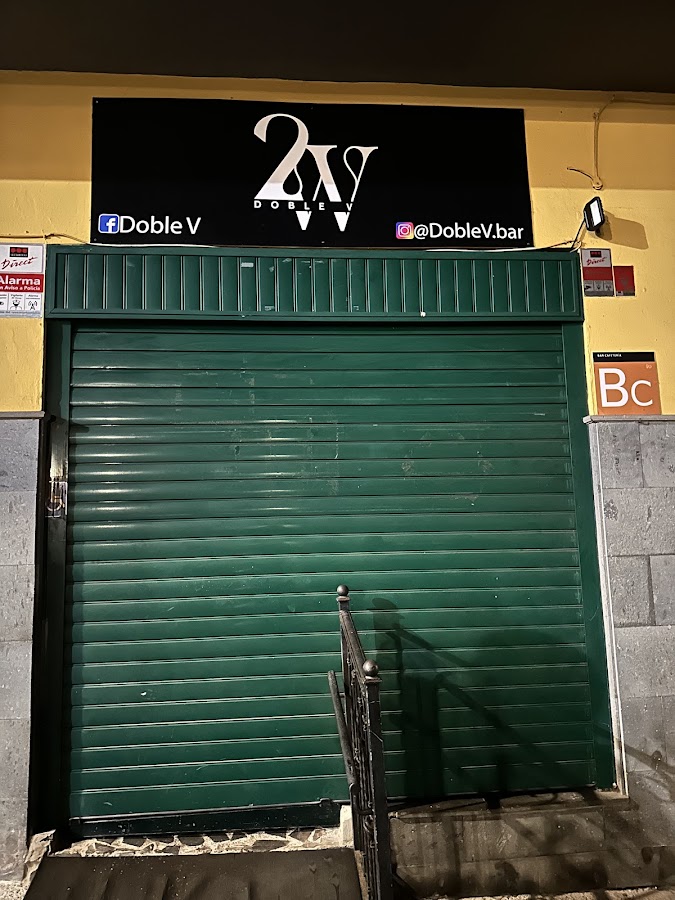 Doble V