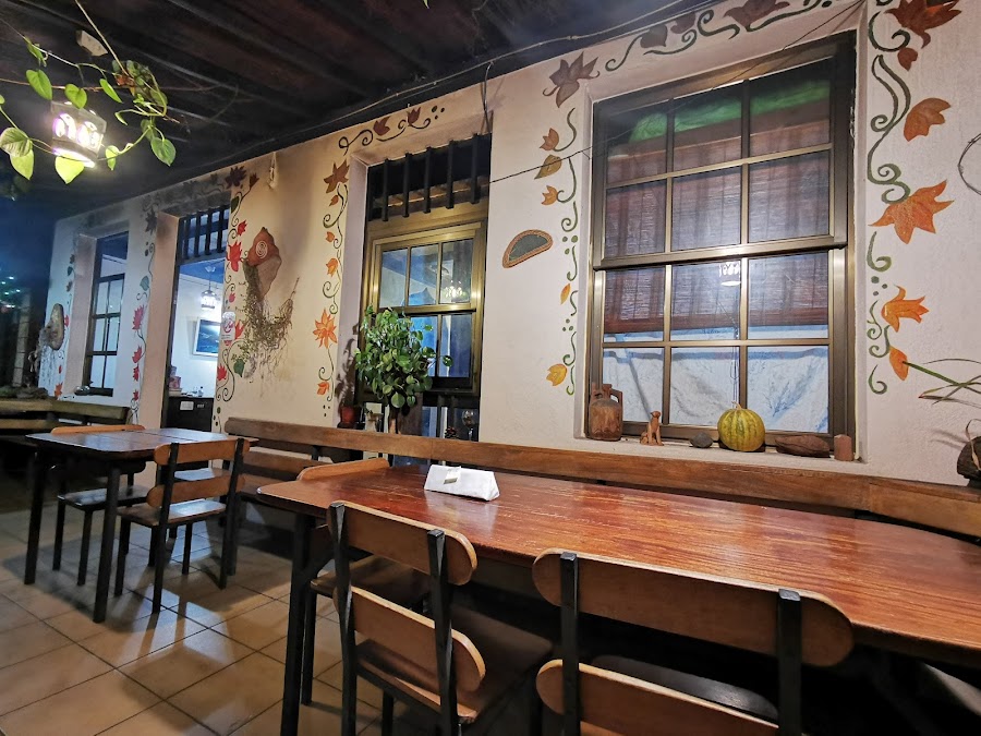 Pizzeria Flor de Lotus