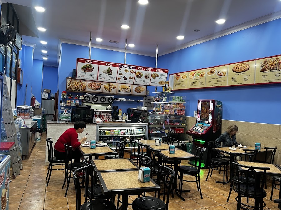 Rony & Kebab Cafetería Pizzería