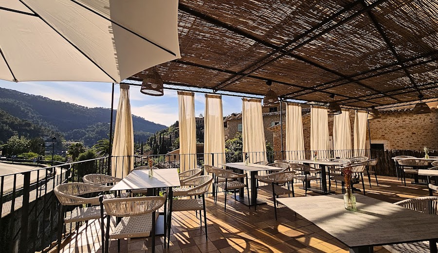 Sa Font Fresca Mediterranean, Drink & Food