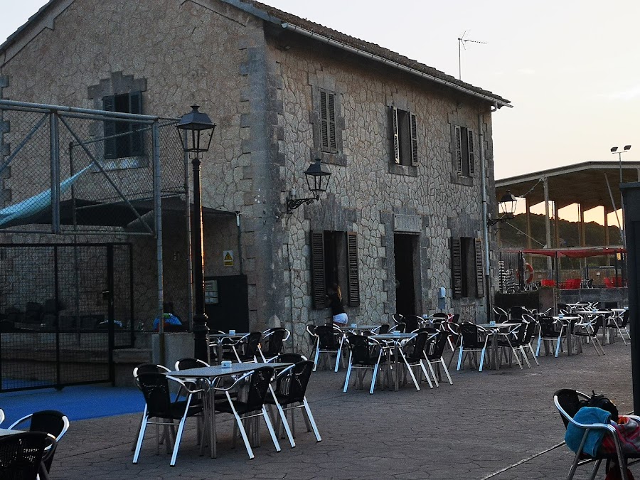 S’estació del poli
