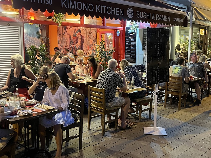 Kimono Kitchen - Sushi | Ramen Y Thai En Santa Eulalia