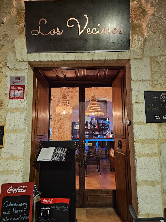 Los Vecinos