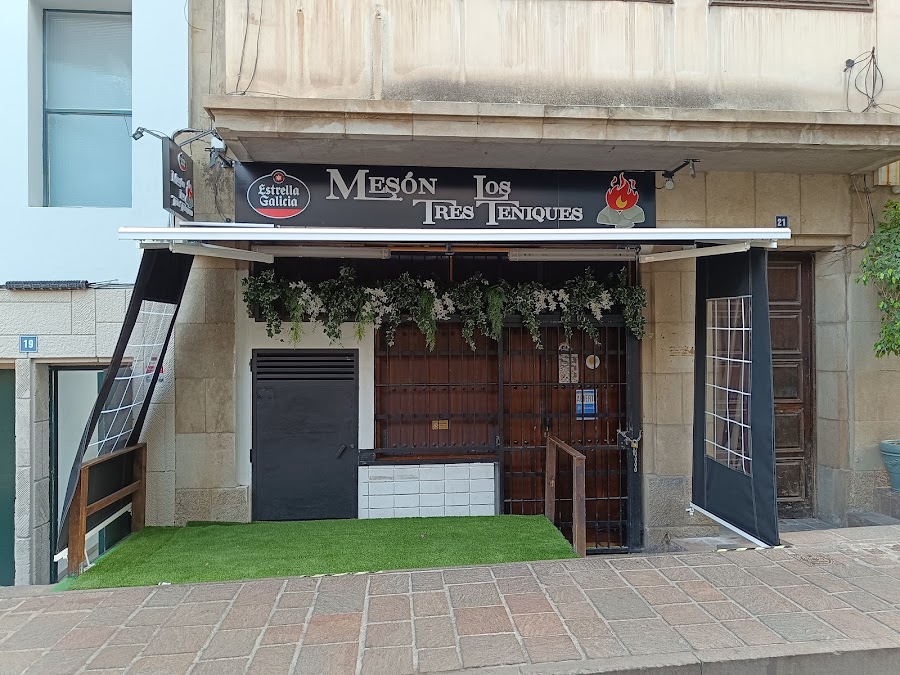 Restaurante los Tres Teniques