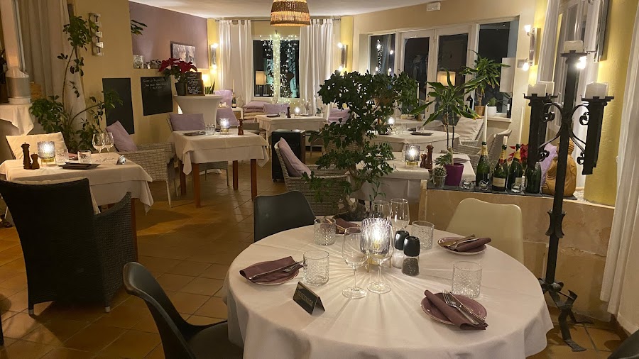 THE HIDDEN KITCHEN is now Emma‘s in the Harbor of Port Andratx